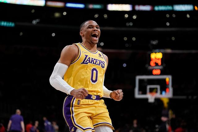 布克34分太阳力克爵士 康宁汉姆三双活塞擒龙