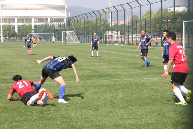 欧冠-迪亚斯戴帽萨拉赫助攻 利物浦4-0勒沃库森