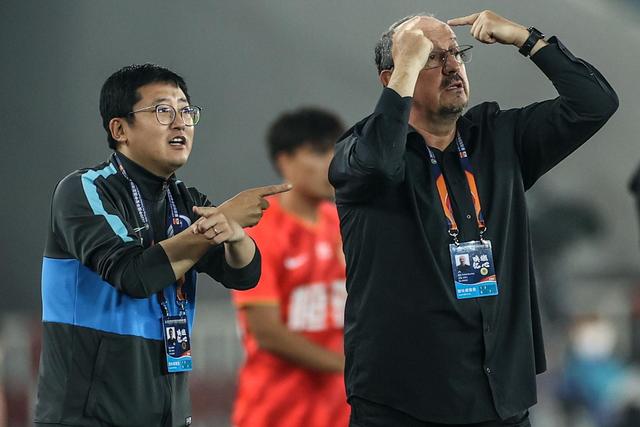 诺伊尔肋骨受伤，下周欧冠拜仁对阵巴黎出战成疑